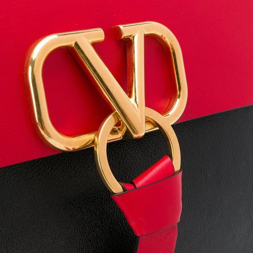 ❤️❤️ Valentino Garavani VRING medium shoulder bag red/black ❤️❤️like new